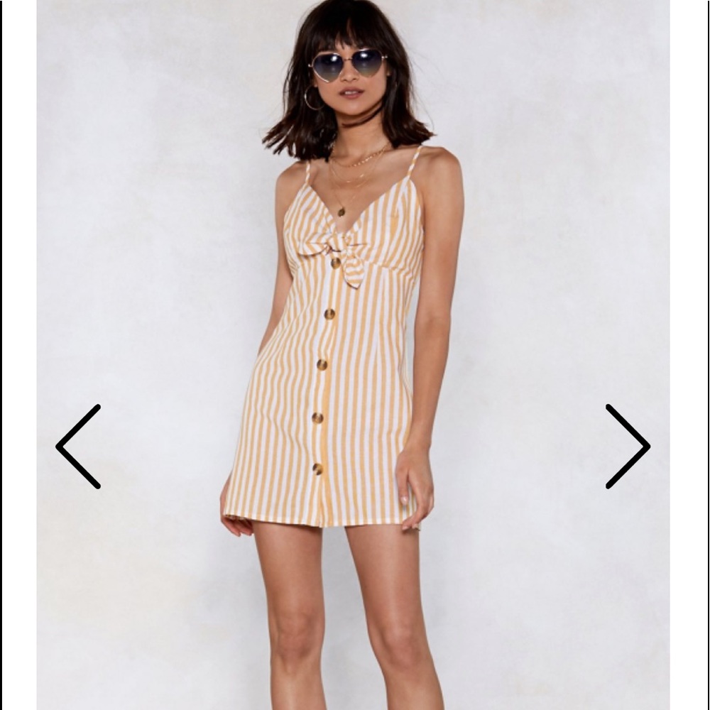⚫️ NWT Nasty Gal Striped Tie Dress